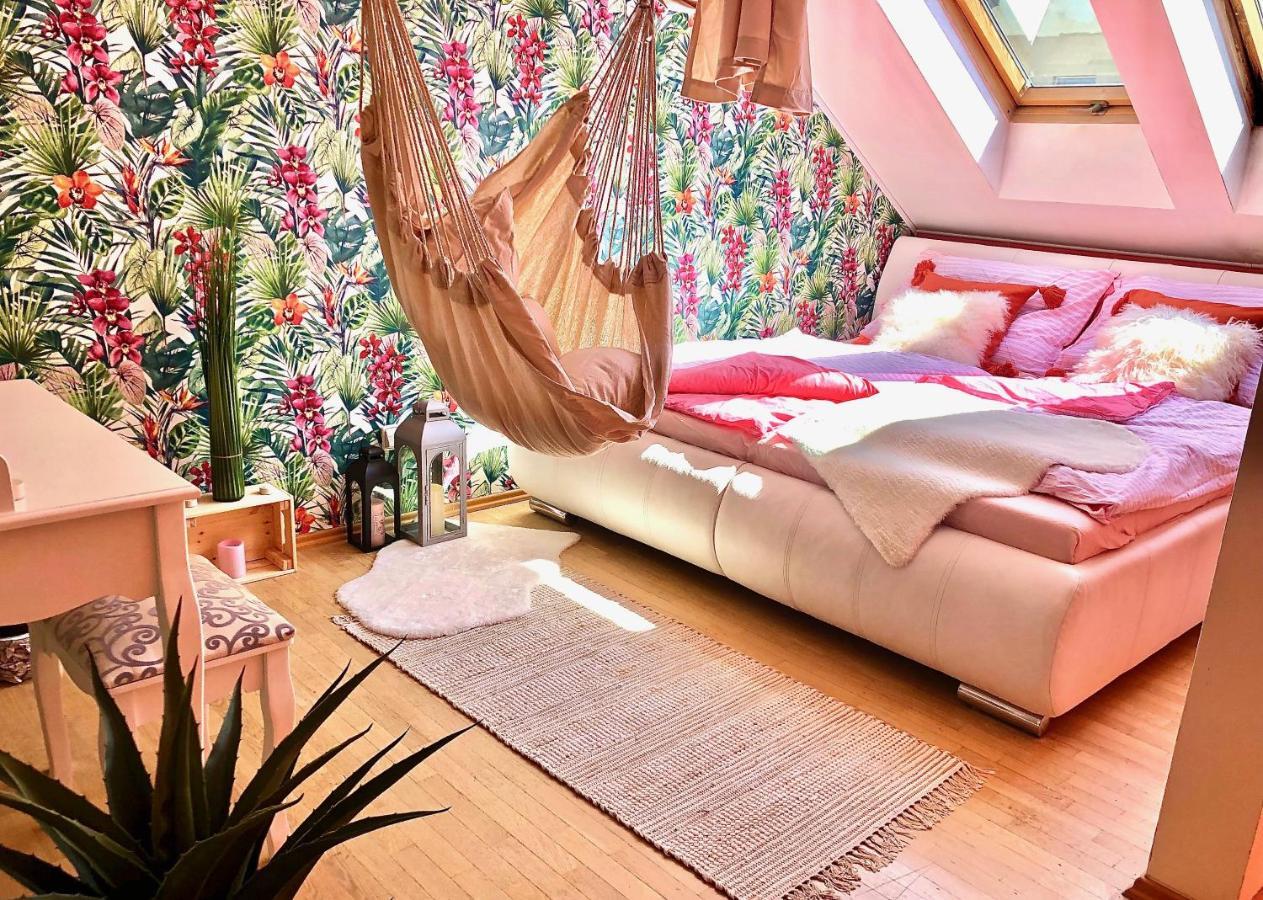 Duplex With Quite Terrace On Wenceslas Sq. براغ المظهر الخارجي الصورة